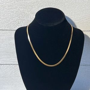BRAND NEW - GORGEOUS 18K Gold Herringbone Chain Necklace